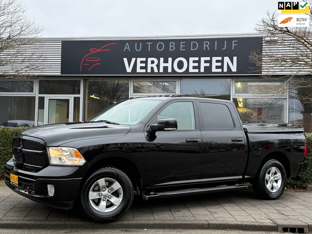 Dodge Ram 1500 - 3.6 V6 Quad Cab 6'4 - PANORAMA - STUUR / STOELVERWARMING - TREKHAAK - PARKEERCAMERA - ALPI - AutoWereld.nl