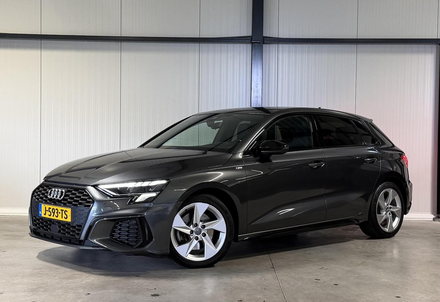 Audi A3 Sportback - 35 TFSI 2X S-Line Black Optic Virtual NAP - AutoWereld.nl