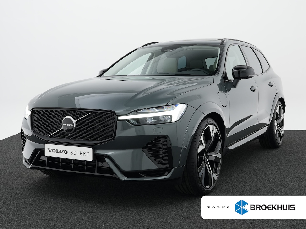 Volvo XC60 - 2.0 T6 Plug-in hybrid AWD Ultra Dark | Facelift model | Luchtvering | Bowers & Wilkins | H - AutoWereld.nl