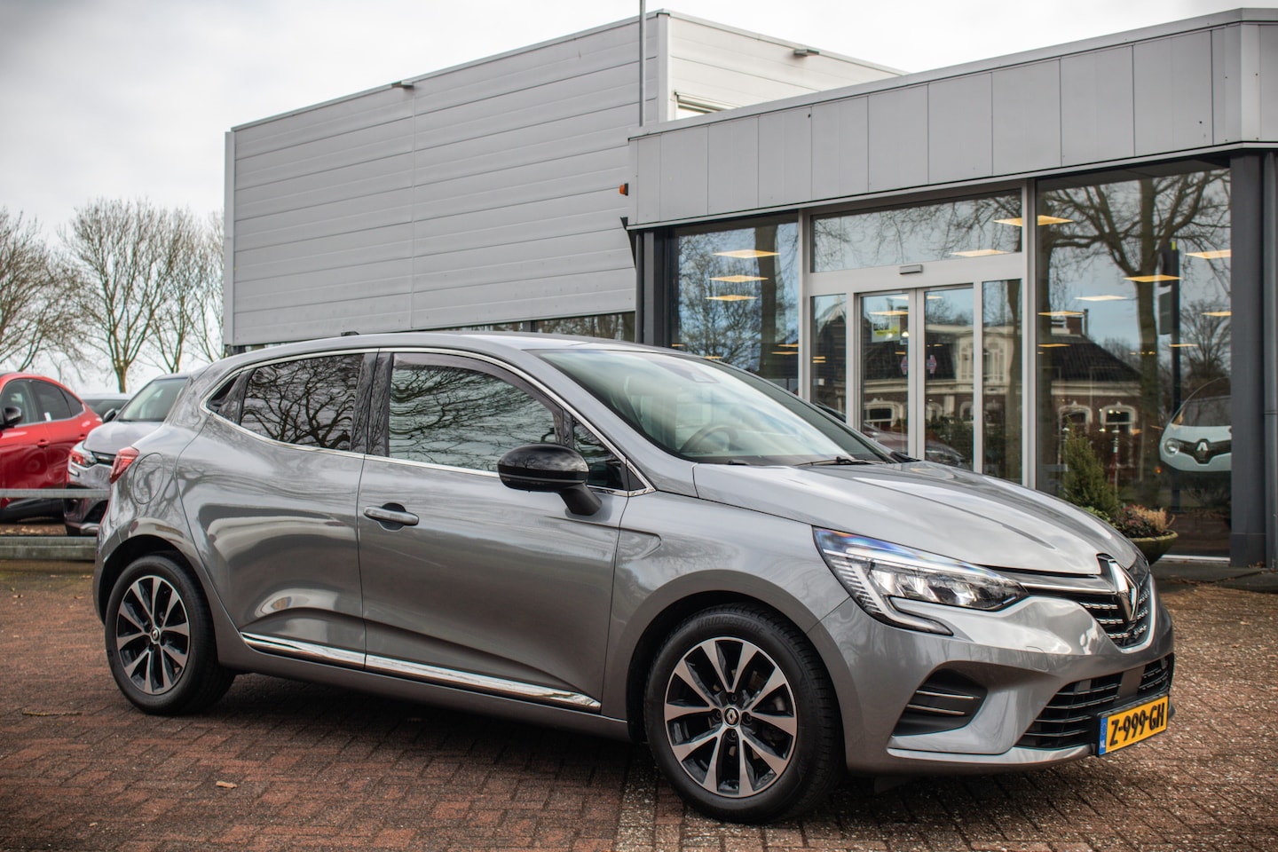 Renault Clio - TCe 90 Techno I trekhaak I fabrieksgarantie tot 4-2028 max. 100.000km - AutoWereld.nl