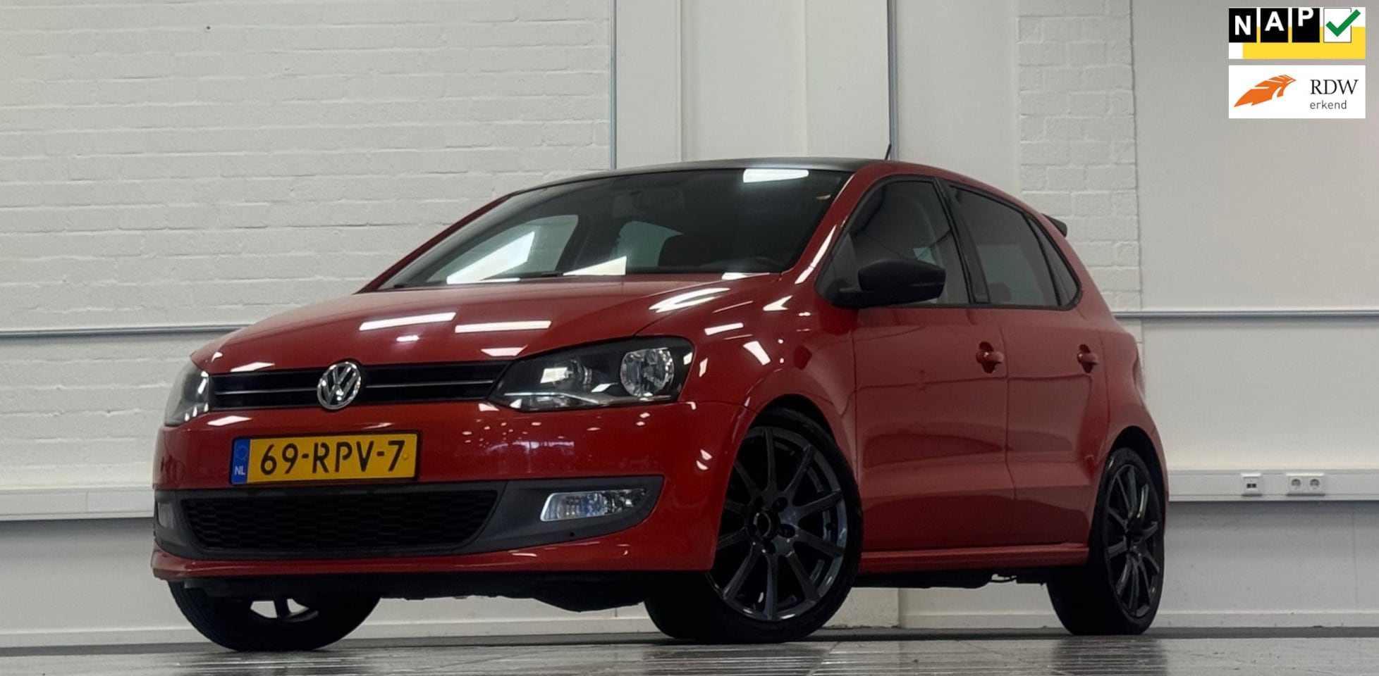 Volkswagen Polo - 1.4i 16V Comfortline 100% Onderhouden 17" LM velgen Navi Clima - AutoWereld.nl