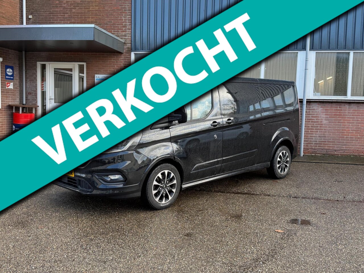 Ford Transit Custom - 320 2.0 TDCI L2H1 Sport / 185PK Automaat / Camera / Trekhaak - AutoWereld.nl