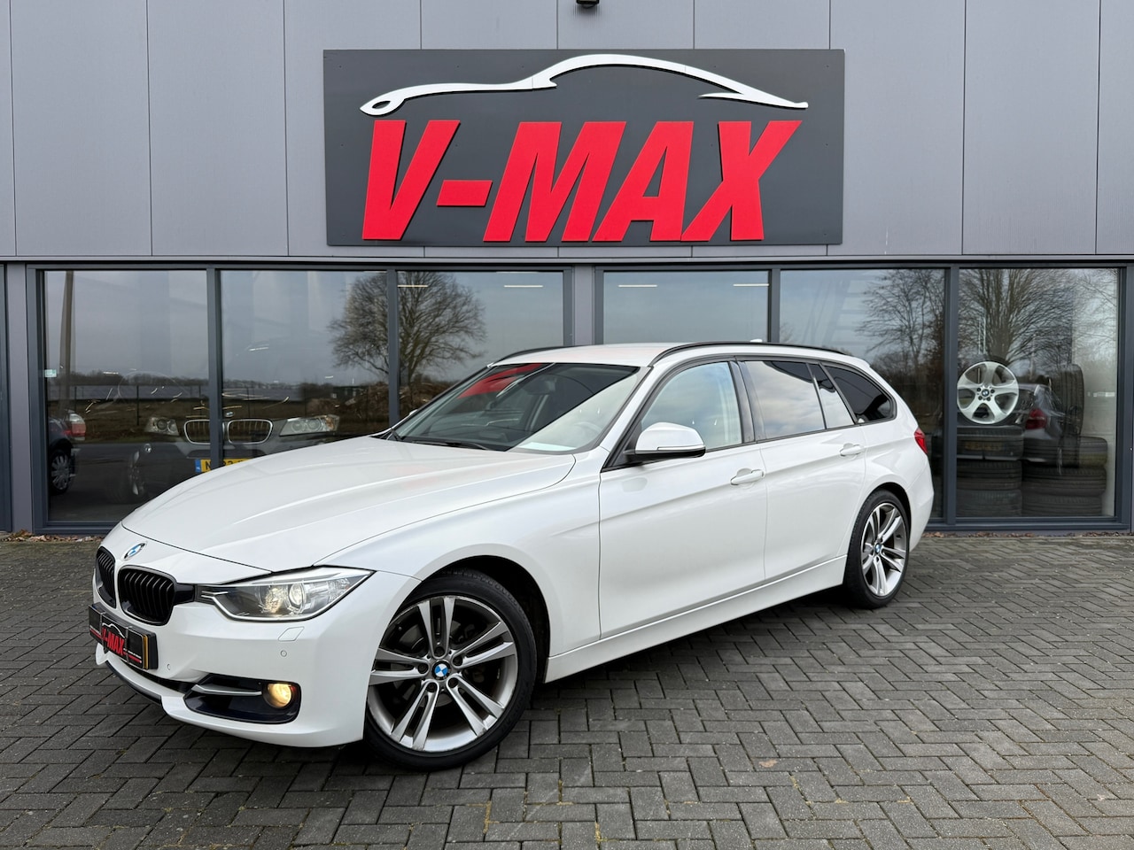BMW 3-serie Touring - 320i AUT Sport Executive Leder Xenon Pdc Stoelverw - AutoWereld.nl
