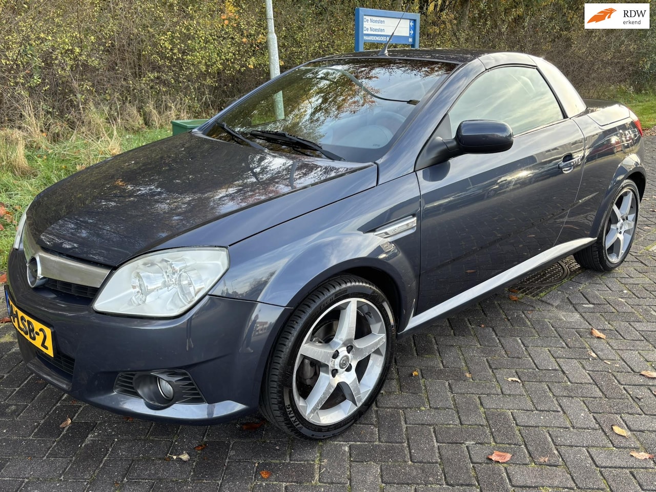 Opel Tigra TwinTop - 1.4-16V Rhythm | NAP | Airco - AutoWereld.nl