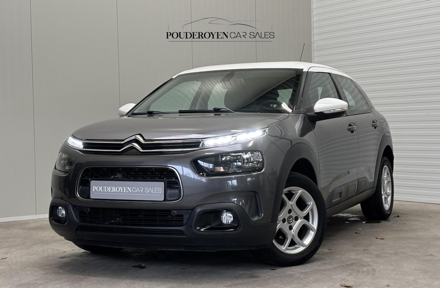 Citroën C4 Cactus - 1.2 Shine / Automaat / Nwe distributie / Trekhaak / Carplay / Camera / Clima / Leuke uitvo - AutoWereld.nl