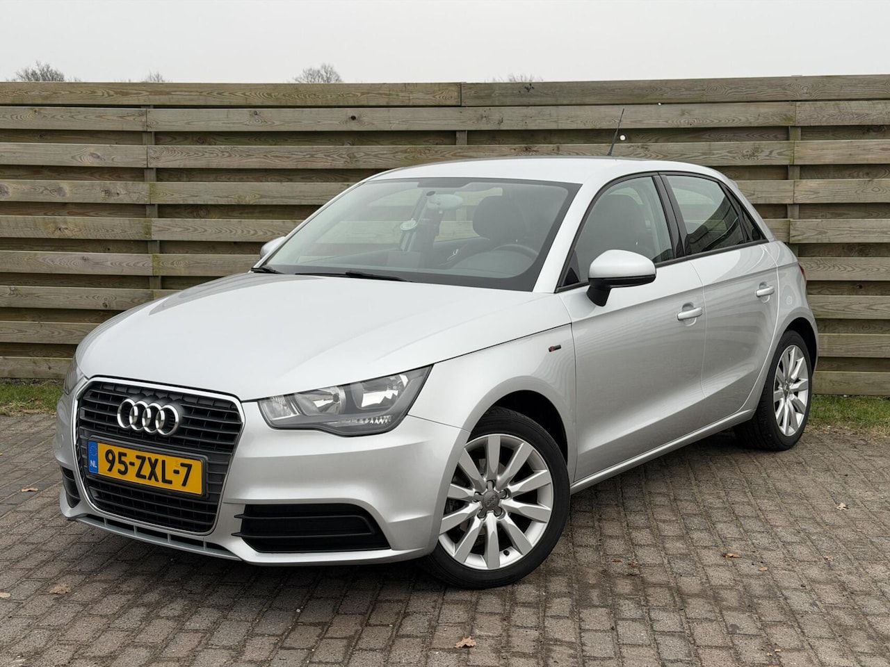 Audi A1 Sportback - 1.2 TFSI Cruise Airco Navi - AutoWereld.nl