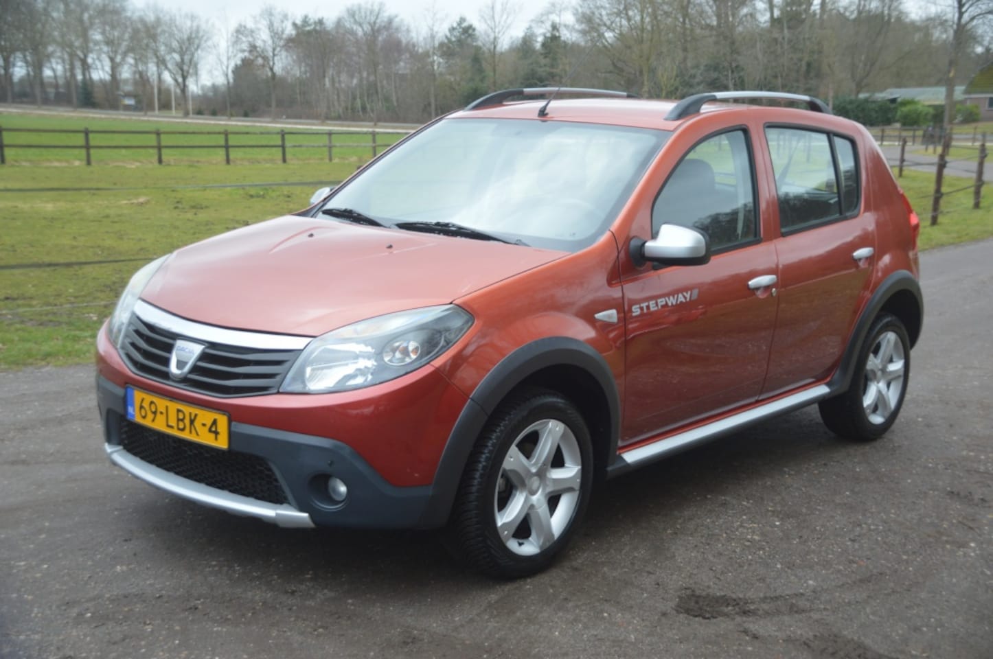 Dacia Sandero Stepway - 1.6 Airco 118.000 km - AutoWereld.nl