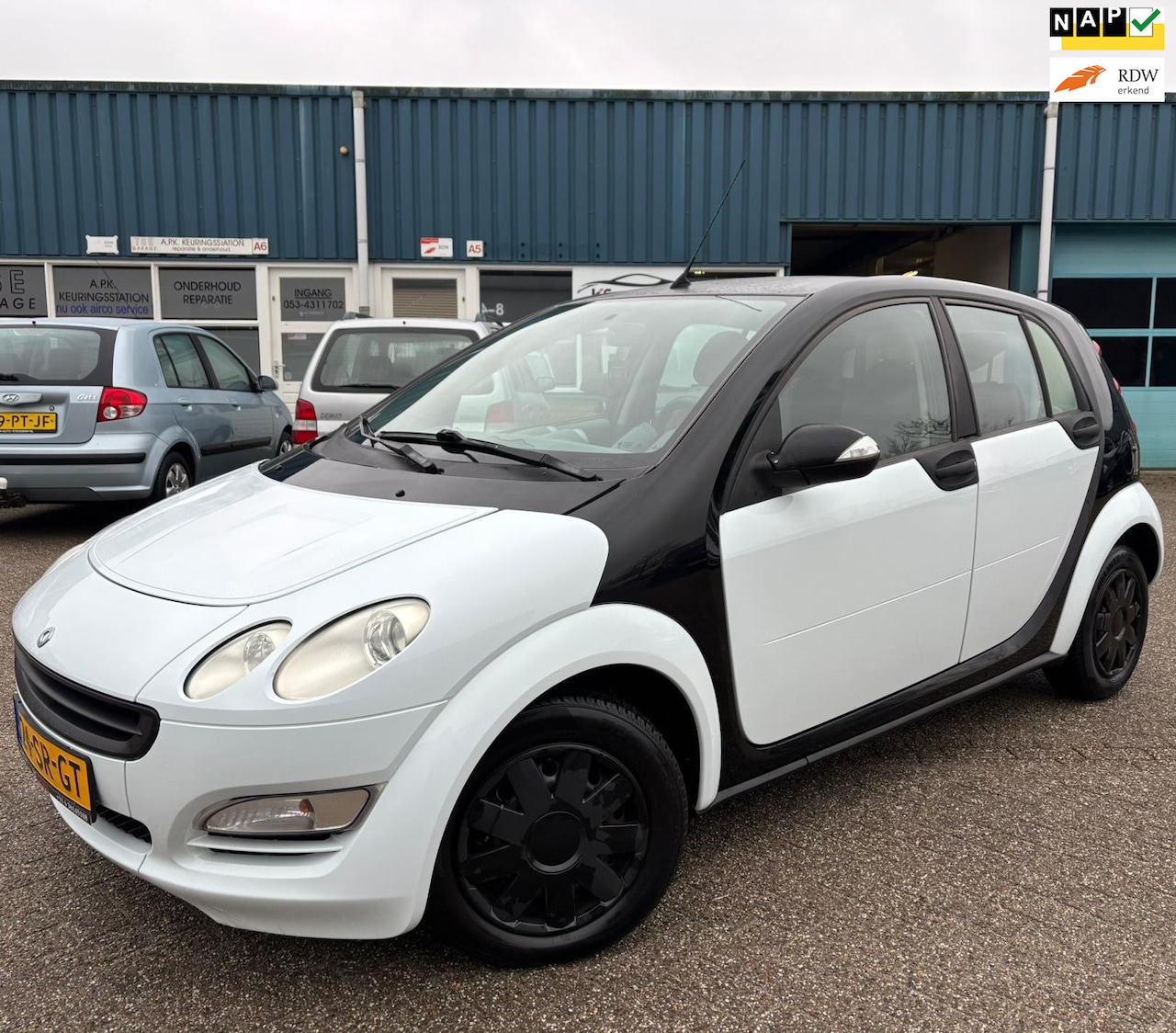 Smart Forfour - 1.0 Spring Edition III | 5 Deurs | NAP | Nieuwe APK | EL Ramen | Radio | - AutoWereld.nl