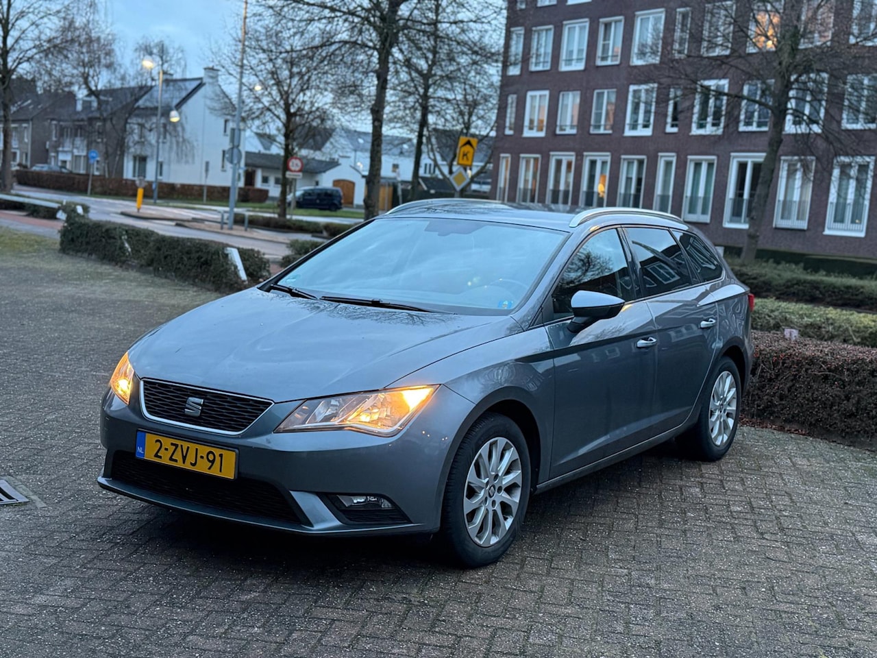 SEAT Leon ST - 1.2 TSI Style|Navi|Airco|Trekhaak|Origineel Nederlands|Cruise Control - AutoWereld.nl