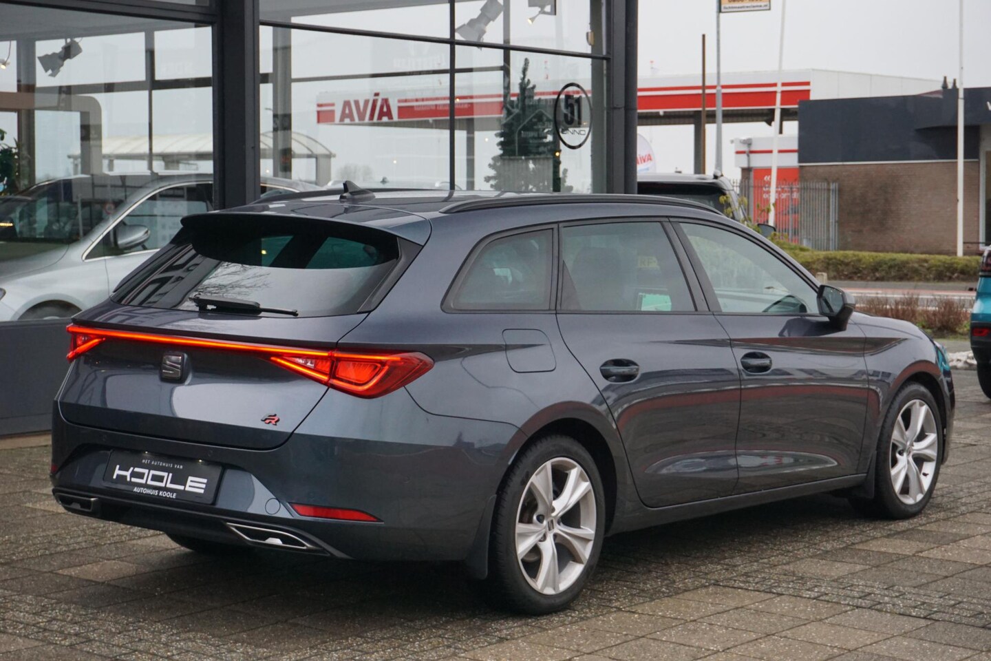 SEAT Leon Sportstourer - 1.5 eTSI FR Business Intense 1.5 eTSI FR Business Intense - AutoWereld.nl