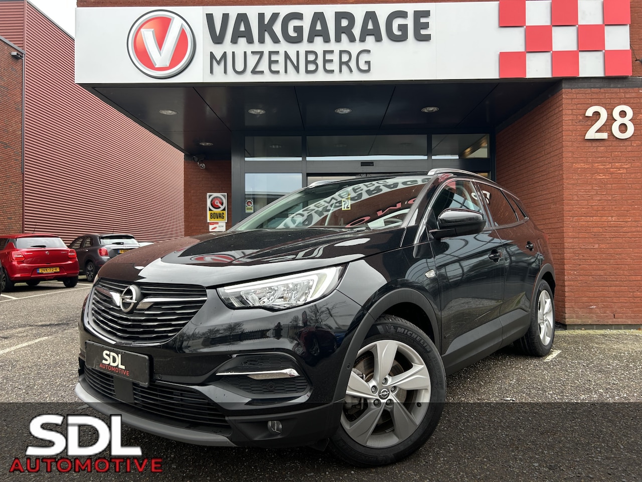 Opel Grandland X - 1.6 Turbo Hybrid4 300PK!! Business Elegance // FULL LED // NAVI + CARPLAY // PDC V+A // ST - AutoWereld.nl