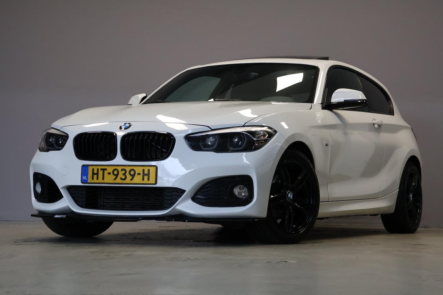 BMW 1-serie - 118i M Sport |AUT|Opendak|Climate| - AutoWereld.nl