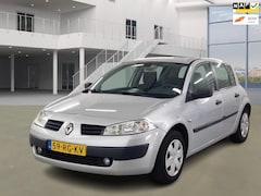 Renault Mégane - 1.6-16V Tech Road
