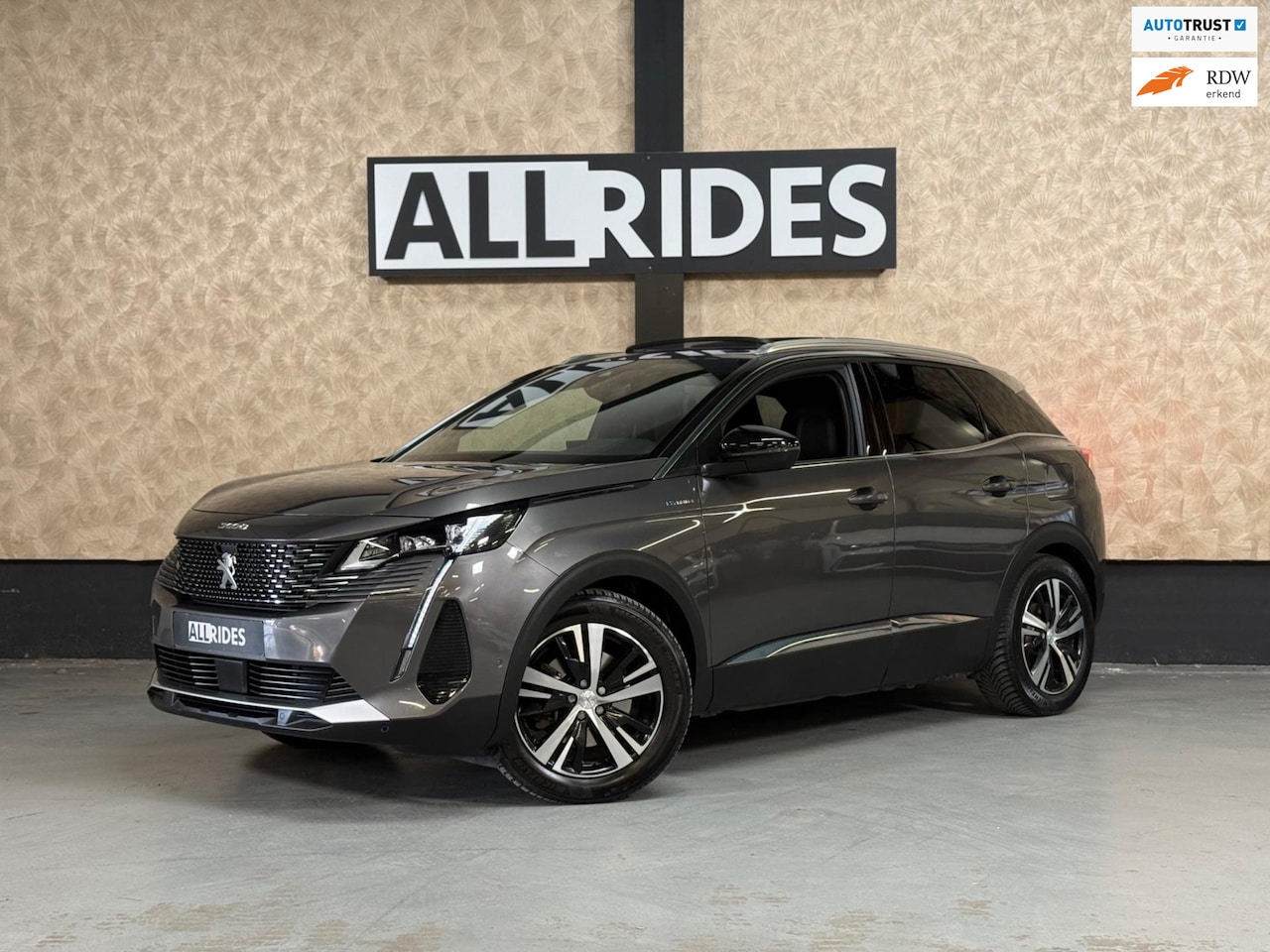 Peugeot 3008 - 1.6 HYbrid4 300 GT Pack Business | Pano | Focal | Nachtzicht | Trekhaak | Keyless | CarPla - AutoWereld.nl
