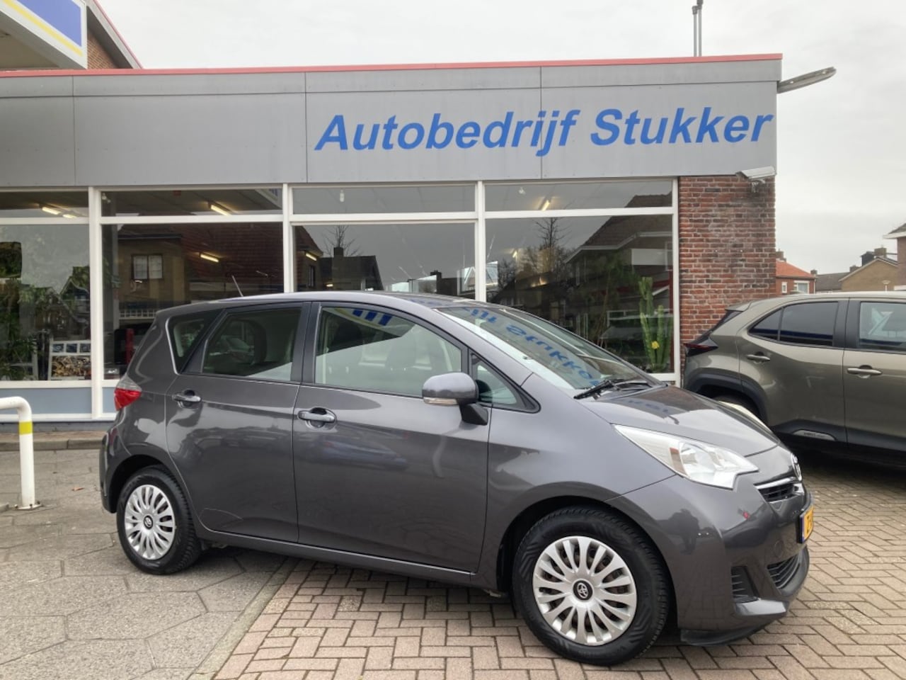 Toyota Verso S - 1.3 VVt-i Aspiration CVT + Aanp. gaspedaal - AutoWereld.nl