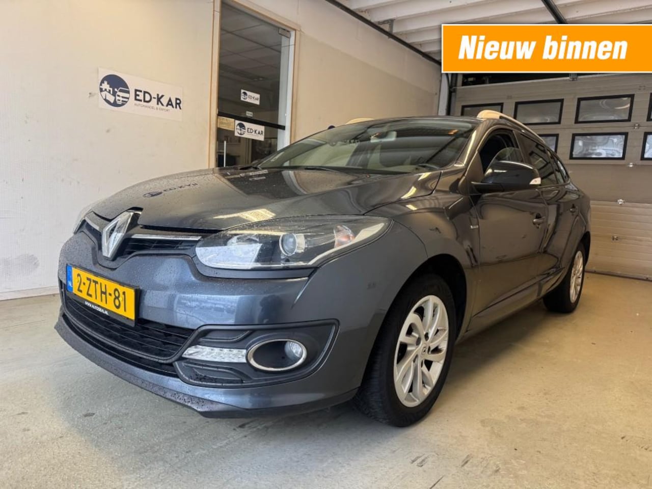 Renault Mégane - 1.2 TCe Limited NAVI CLIMA NETTE AUTO NAP APK 3-2027 - AutoWereld.nl