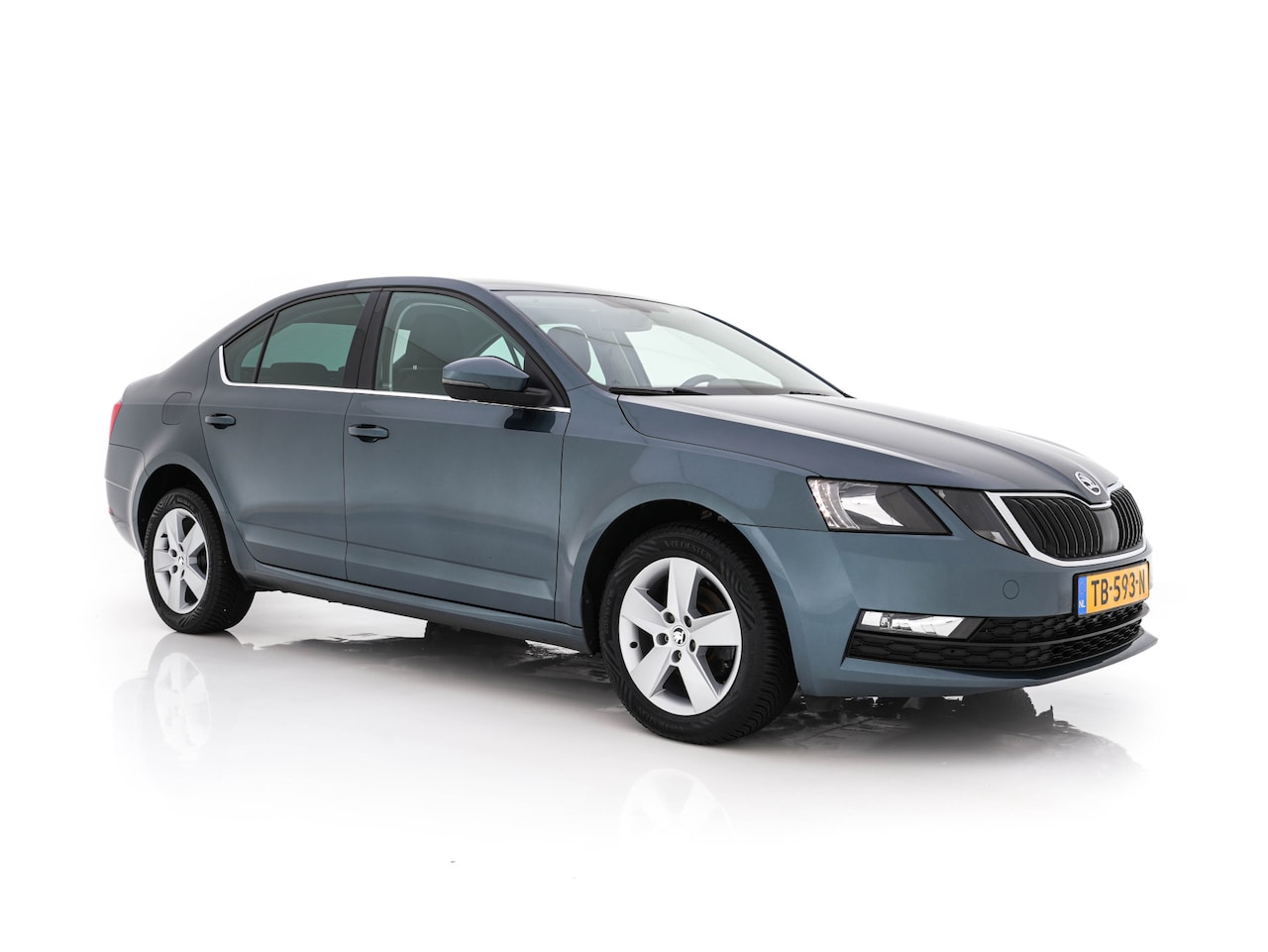 Skoda Octavia - 1.6 TDI Greentech Ambition Business *LEATHER-FABRIC | NAVI-FULLMAP | HEATED-COMFORTSEATS | - AutoWereld.nl