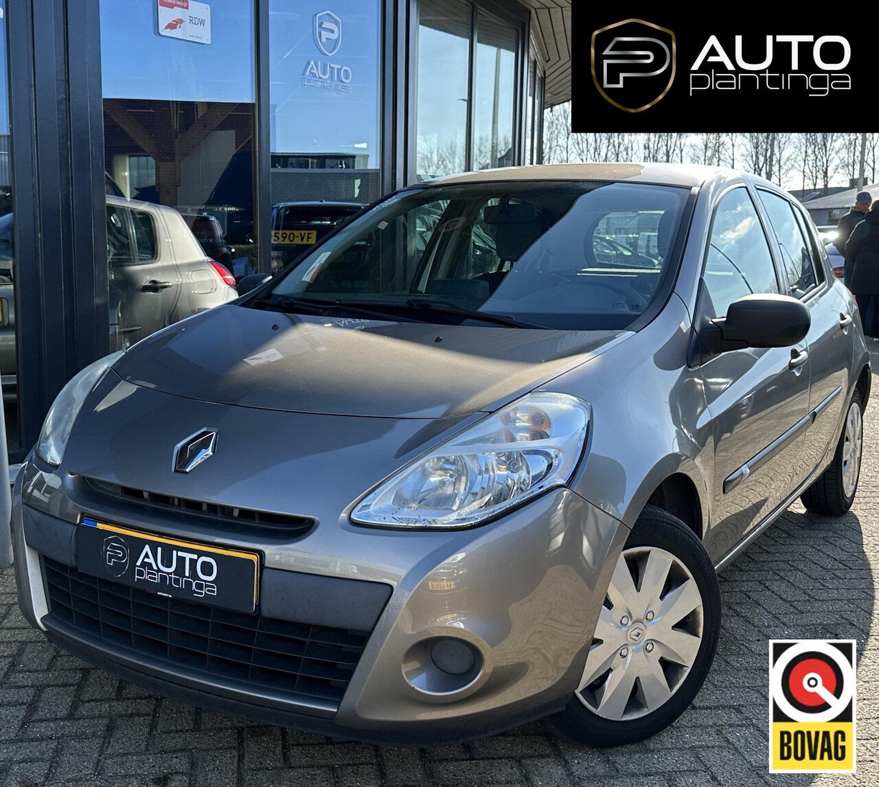 Renault Clio - 1.2 Special Line 75PK | LAGE KM STAND | 5 deurs | Airco | Navigatie | - AutoWereld.nl