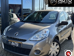 Renault Clio - 1.2 Special Line 75PK | LAGE KM STAND | 5 deurs | Airco | Navigatie |