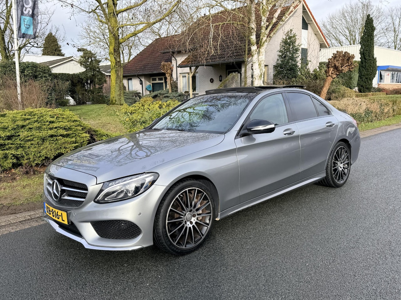 Mercedes-Benz C-klasse - 250 AMG 211PK AUT•Pano•Leder - AutoWereld.nl