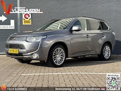 Mitsubishi Outlander - 2.0 PHEV Instyle | Leder | Pano | Climate | Cruise | Navi | Stoelverwarming |
