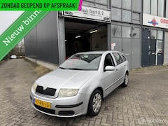 Skoda Fabia Combi - 1.4-16V Ambiente Trekhaak Nieuwe APK NAP Logisch