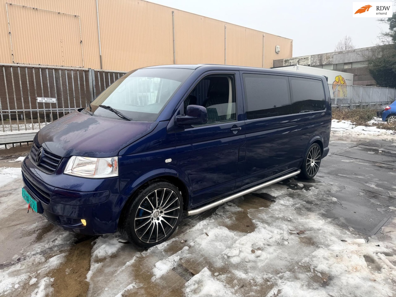 Volkswagen Transporter - 2.5 TDI 340 Trendline DC!AIRCO!!AUTOMAATBAK IS NIET 100%!APK:28-03-2026!96KW!131PK!DBL CAB - AutoWereld.nl