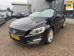 Volvo V60 - 2.4 D6 AWD Plug-In Hybrid Summum leer xenon navigatie clima cruise controle lm-velgen mimo