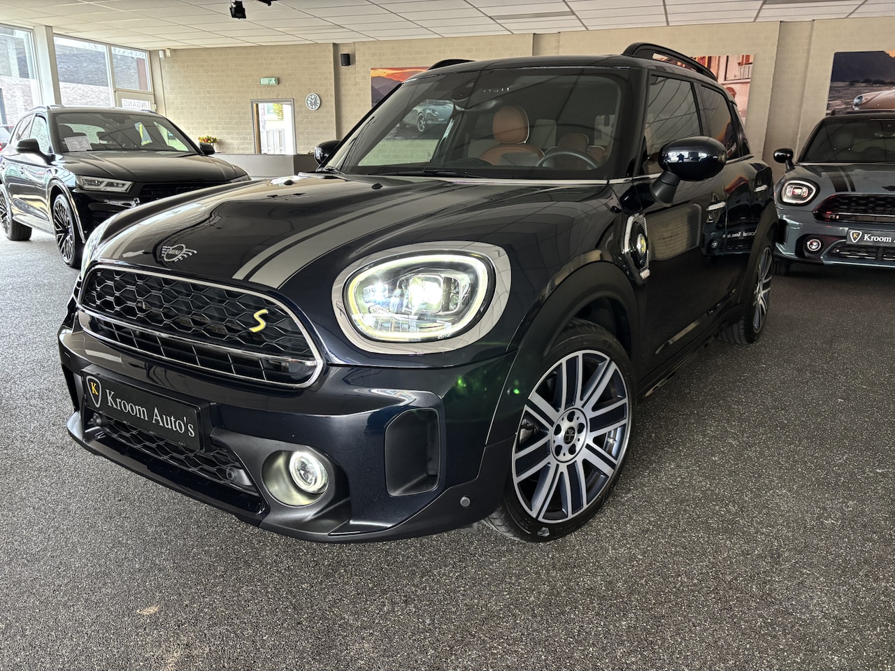 MINI Countryman - Cooper S E ALL4 / Chester / Panoramadak / H-K / Dab+ / Apple Carplay / HeadUp / Keyless / - AutoWereld.nl