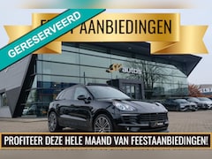 Porsche Macan - 2.0 T 252pk Panoramadak Luchtvering 18-weg Adaptieve Sportstoelen Trekhaak elektrisch 21"