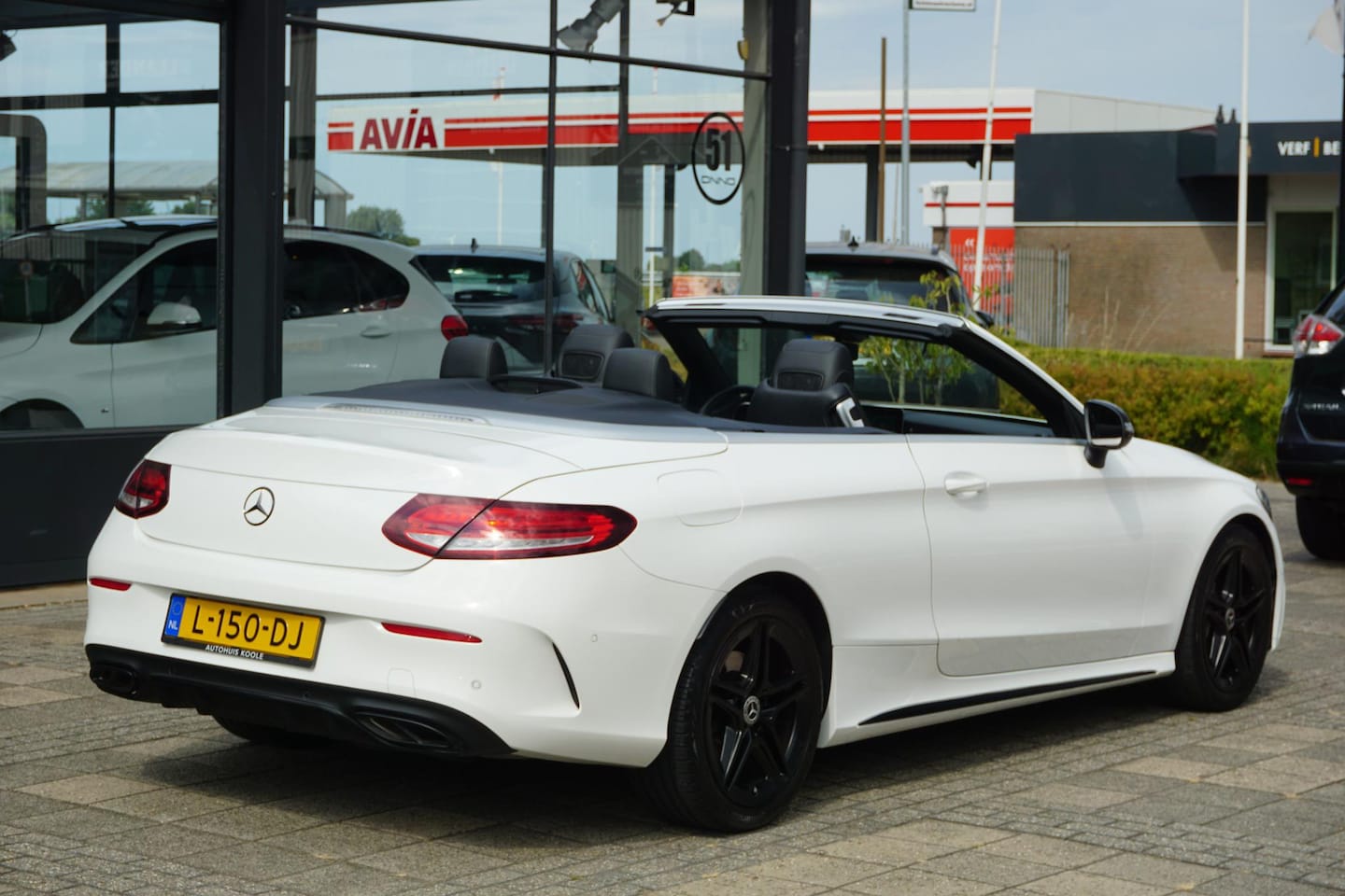 Mercedes-Benz C-klasse Cabrio - 200 Premium Pack AMG | Airscarf - AutoWereld.nl