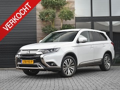 Mitsubishi Outlander - 2.0 Business Edition Navigatie Carplay Alcantara Bekleding 18 inch velgen Elektrische acht
