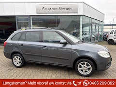 Skoda Fabia Combi - 1.4-16V Tour, climatronic, cruisecontrol, trekhaak, nette auto afkomstig van de 2e eigenaa