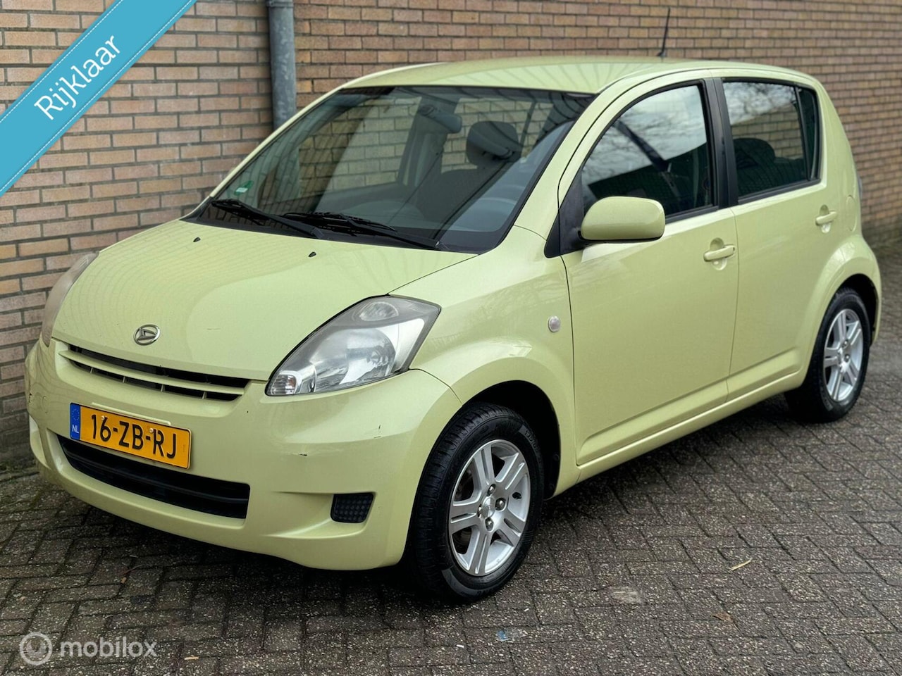 Daihatsu Sirion 2 - 1.3-16V Comfort | APK | NAP | AIRCO | 5DRS - AutoWereld.nl