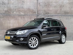 Volkswagen Tiguan - 2.0 TSI Track & Field 4motion 2500KG trekgewicht | Trekhaak | Pano-dak | Xenon | APK 12-20