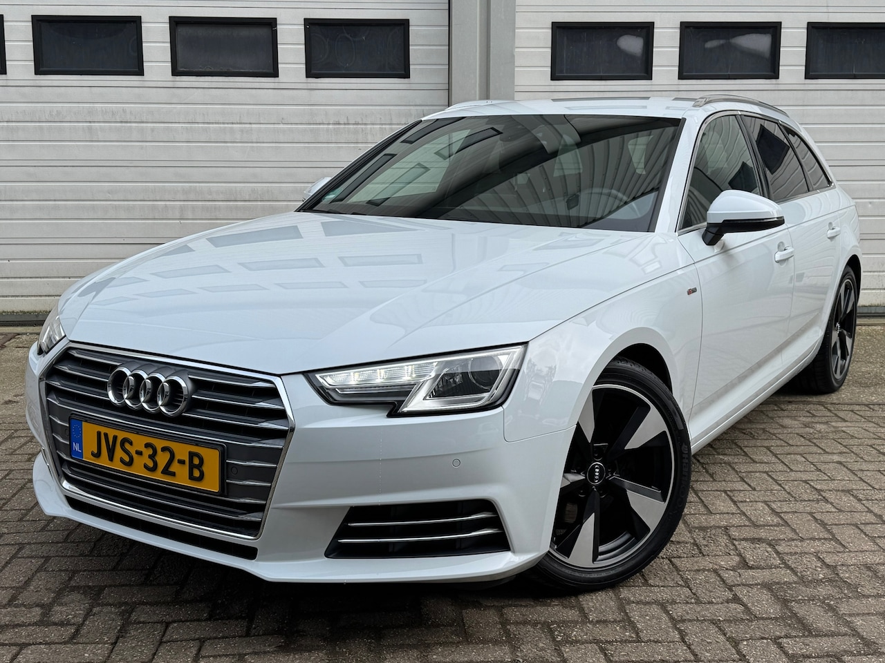 Audi A4 Avant - 1.4 TFSI S-LINE auto/xenon/led/navi/start stop/elektrisch trekhaak/parkeersensoren/pre sen - AutoWereld.nl