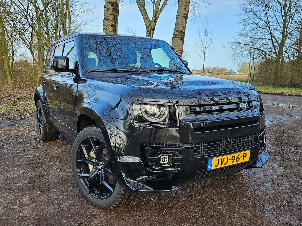 Land Rover Defender 110 - 110 2.0 P400e X-Dynamic Black Edition - AutoWereld.nl