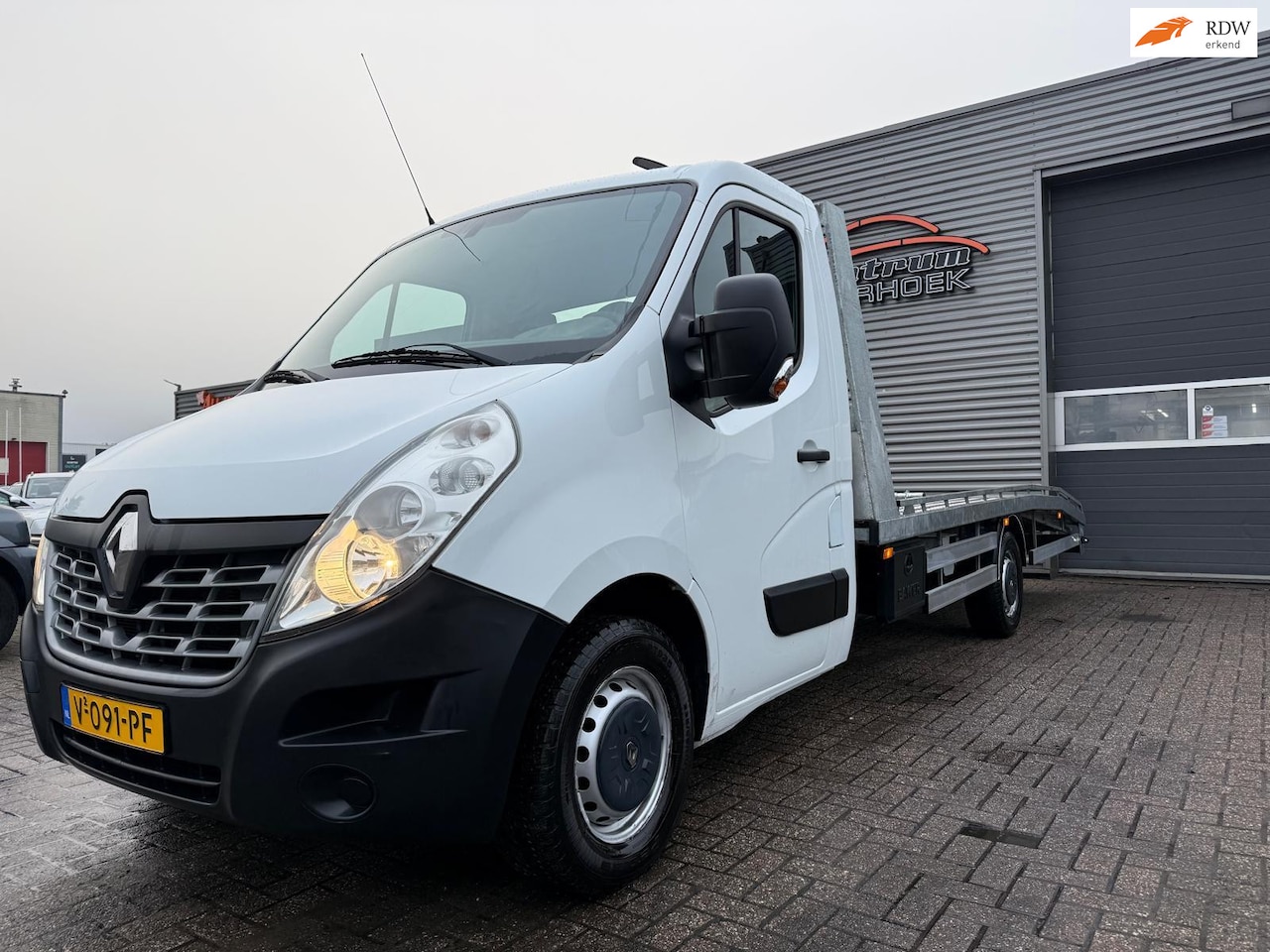 Renault Master - T35 2.3 dCi L3H1 Oprijauto / Oprijbak / Auto Ambulance!!! - AutoWereld.nl