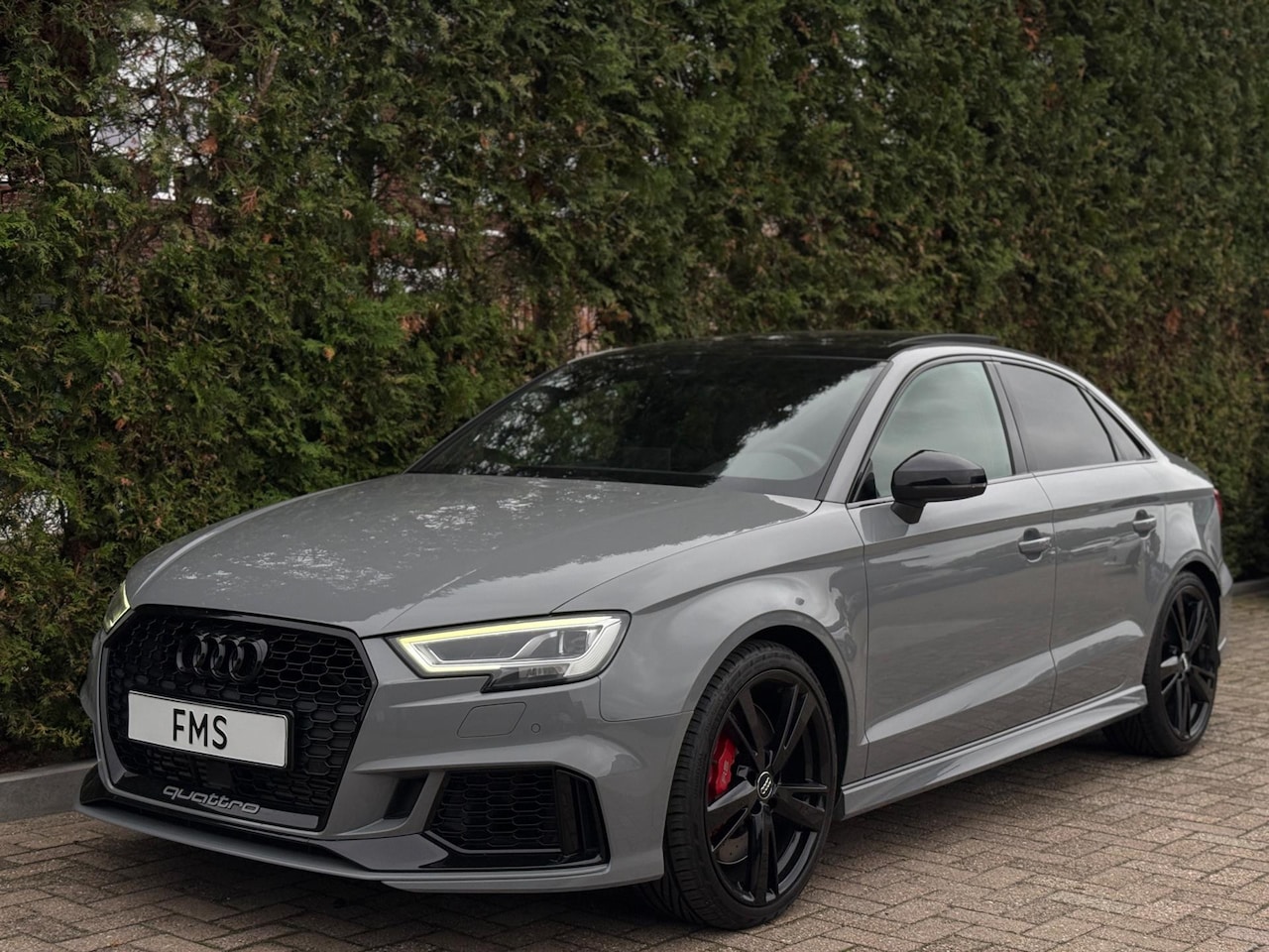 Audi RS3 - Limousine 2.5 TFSI Quattro Nardo Grey Panorama - AutoWereld.nl