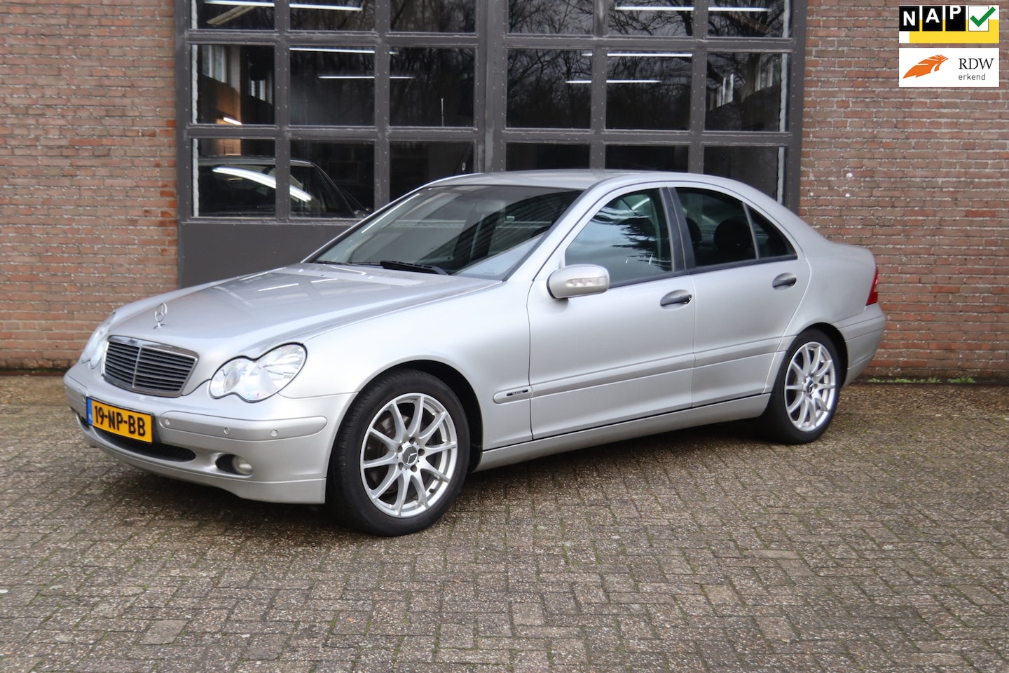 Mercedes-Benz C-klasse - 180 K. Classic CC-AC-PDC-APK 06/2026 - AutoWereld.nl