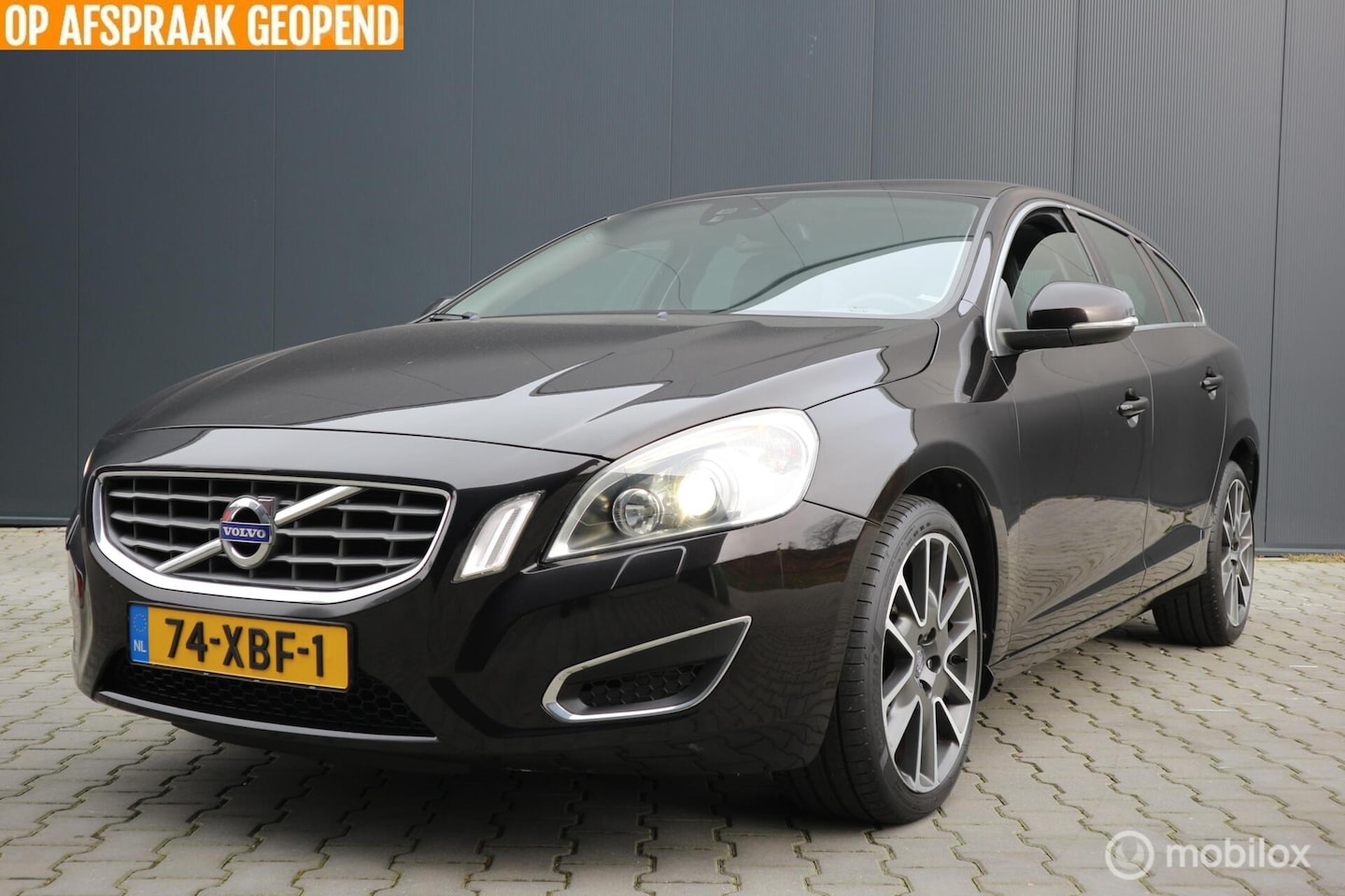Volvo V60 - 1.6 T3 Summum XENON/LEDER/PDC/ECC/NAP - AutoWereld.nl