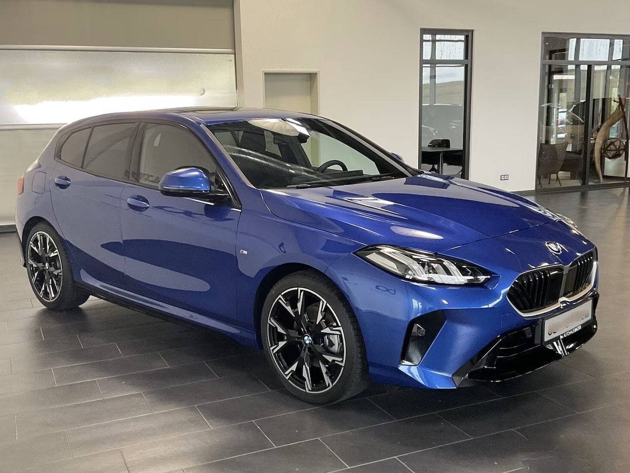 BMW 1-serie - 120 M-SPORT ** LED, NAVI+, PANORAMA, 19-inch LMV, ACC, M-ONDERST, EL. A-KLEP ** 1e EIG - E - AutoWereld.nl