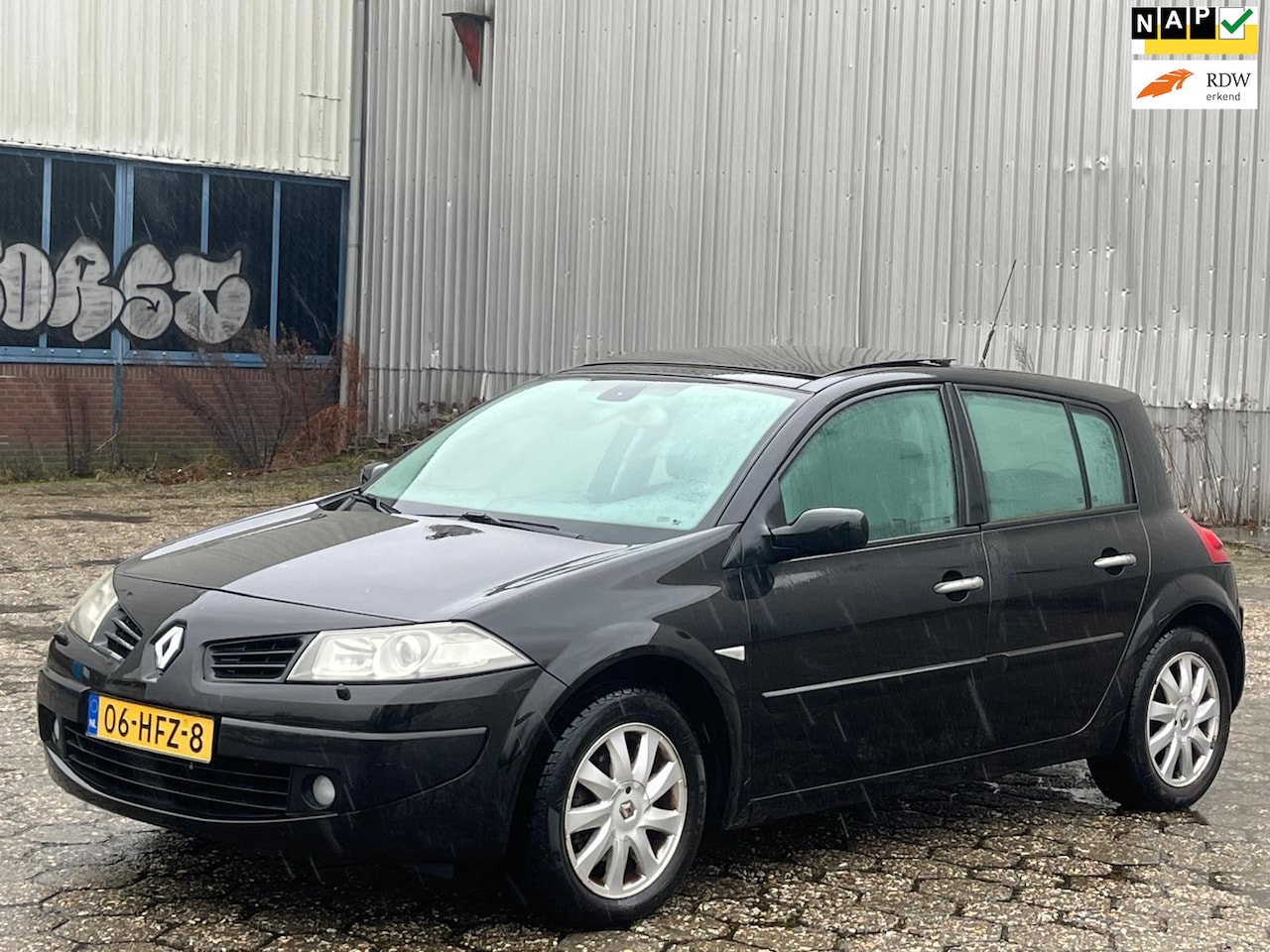 Renault Mégane - 1.6-16V Tech Line/pano dak - AutoWereld.nl