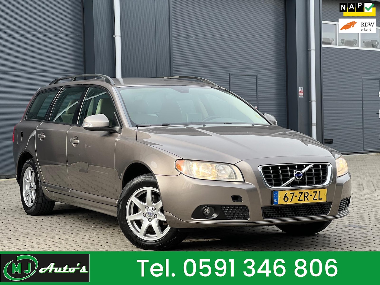 Volvo V70 - 2.0 SUMMUM NAVI LEDER TREKHAAK - AutoWereld.nl