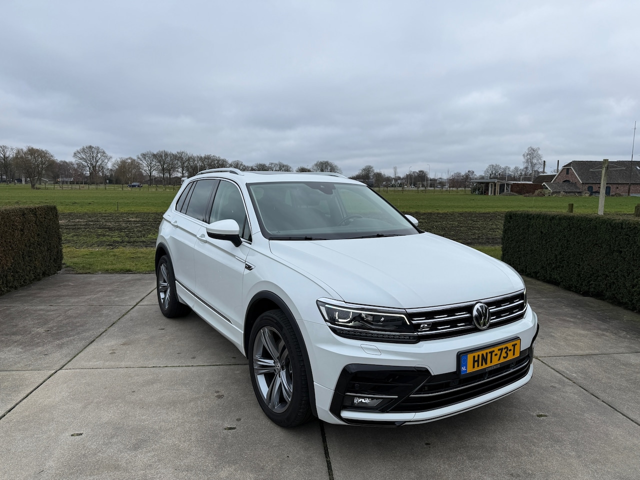 Volkswagen Tiguan - 2.0 TSI 4Motion Highline Business R 2.0 TSI 4Motion Highline Business R - AutoWereld.nl