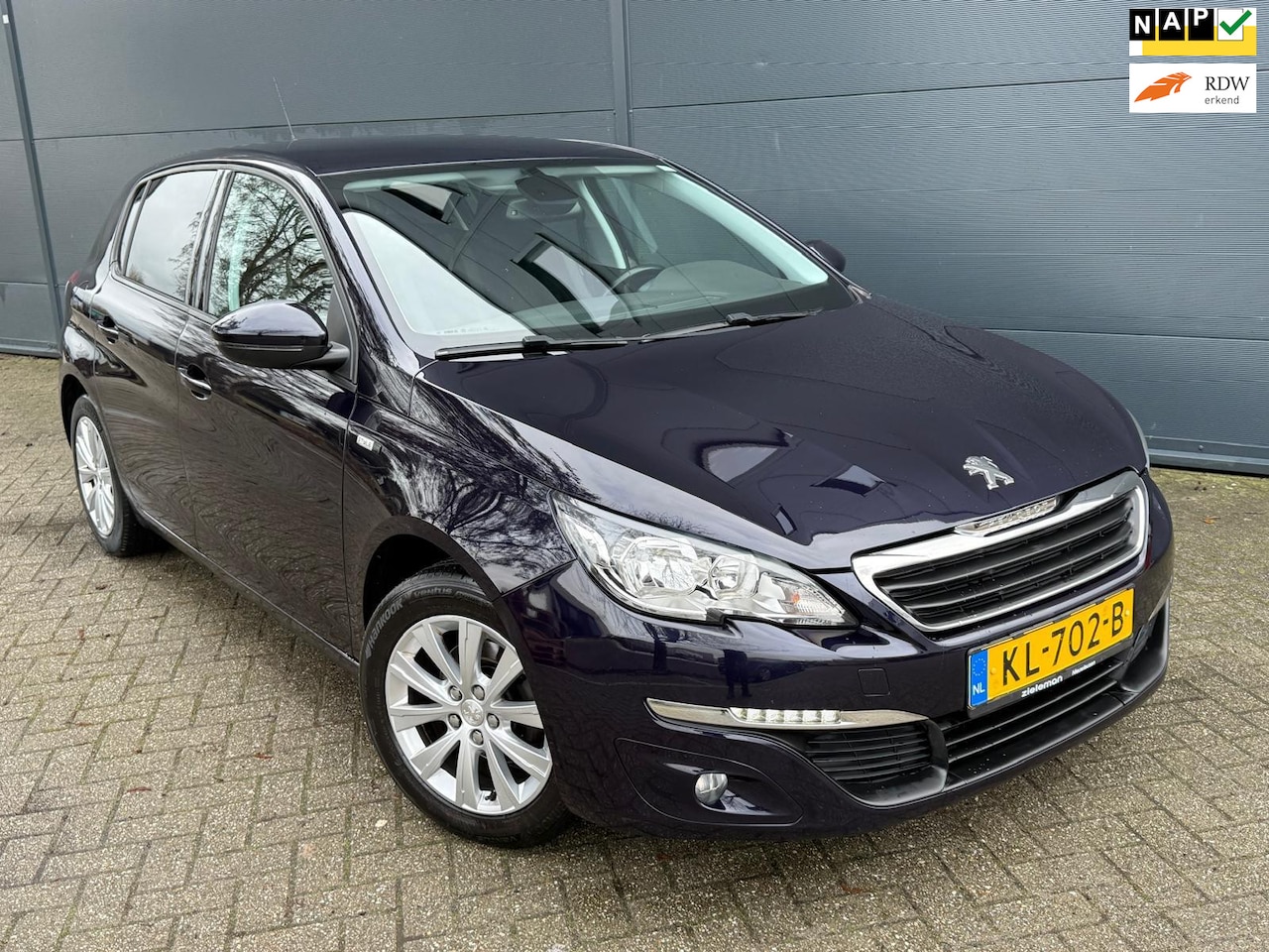 Peugeot 308 - 1.2 PureTech Style/Navi/bluetooth/cruise/Airco/parkeersensoren - AutoWereld.nl