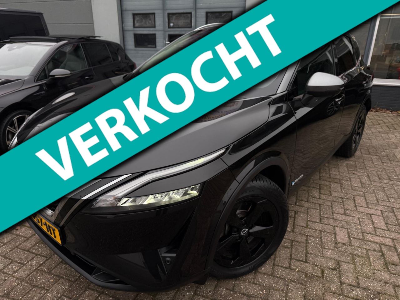 Nissan Qashqai - 1.5 e-Power 2023 BLACK EDITION AUTOMAAT PANO ACC 360 CAM - AutoWereld.nl
