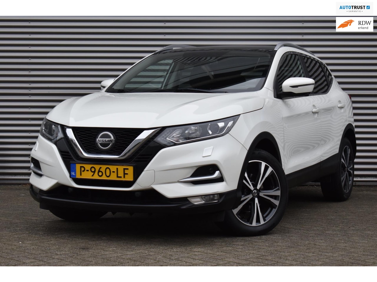 Nissan Qashqai - 1.3 DIG-T N-Connecta, Airco, Ecc, Navi, Camera, Panoramadak. - AutoWereld.nl