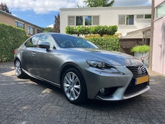 Lexus IS - 300h First Edition Lexus IS300h First Edition – topstaat | Dealeronderhouden | Origineel NL | Luxe & sportief
