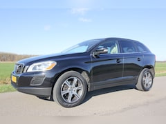 Volvo XC60 - 2.0 T5 FWD Summum Nederlandse auto, volledige historie! Navi Afn.Trekhaak 241pk